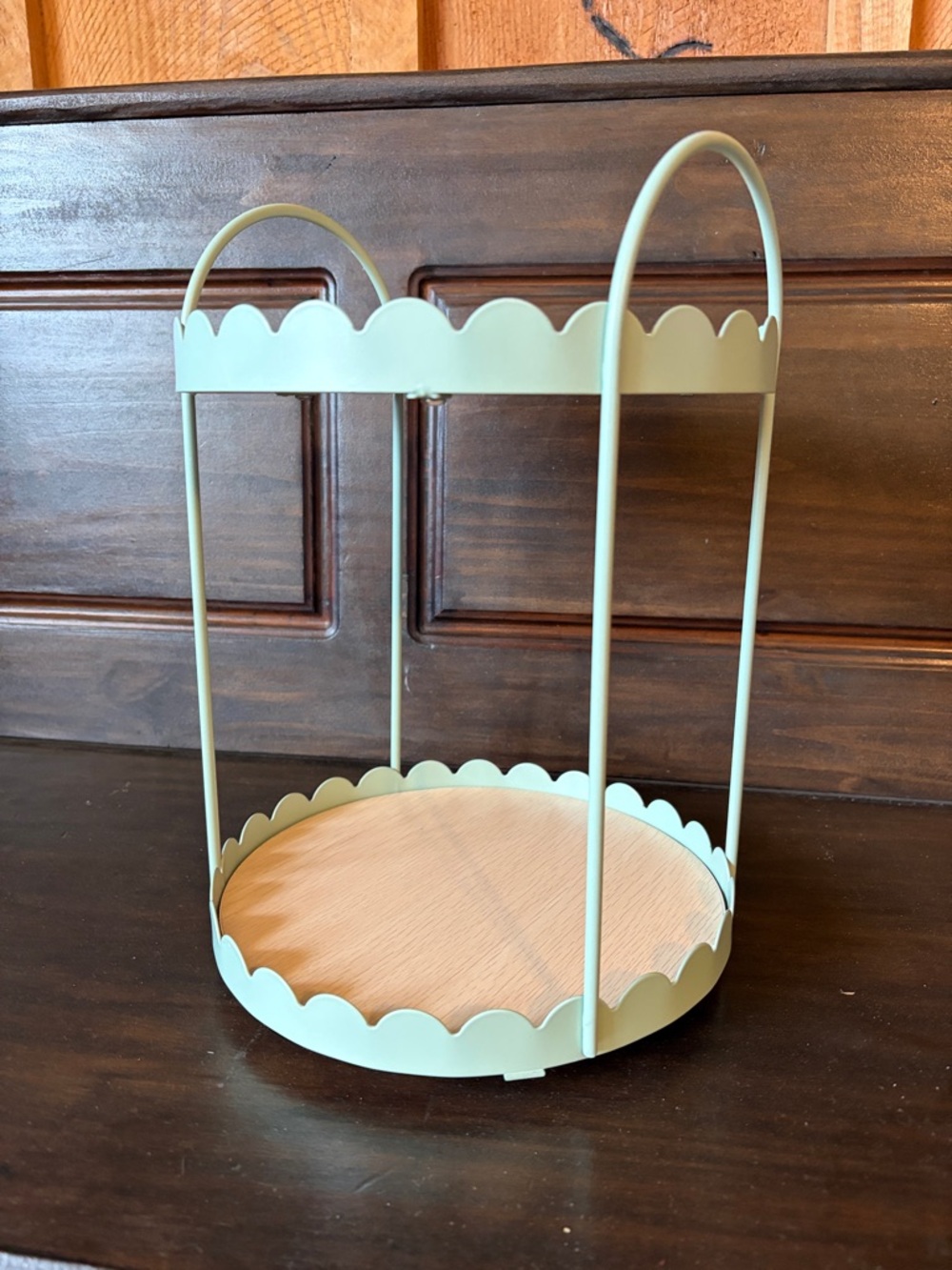 Scalloped Two-Tier Spinning Round Display Stand in Mint Green